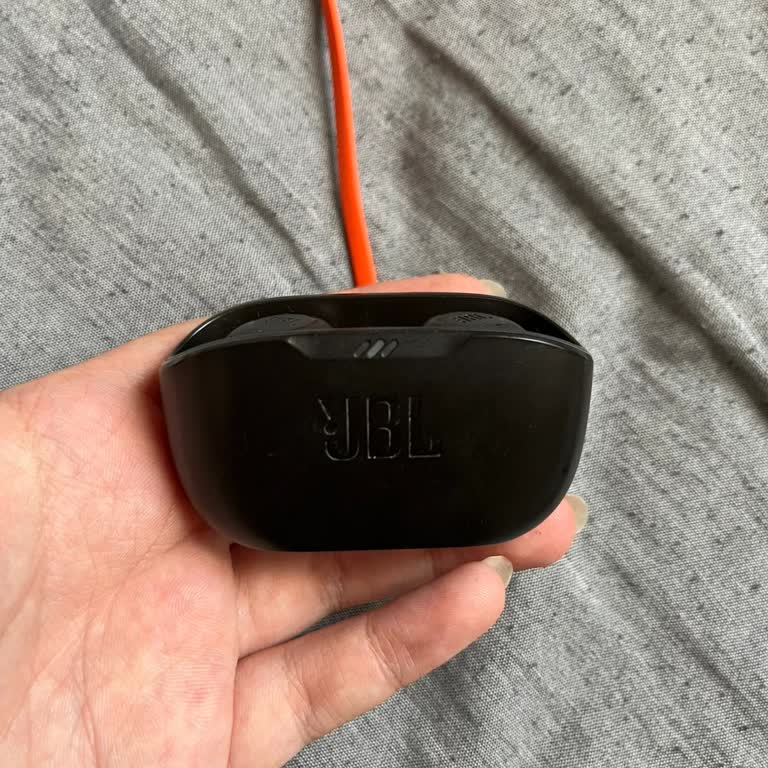 JBL Wave Buds Şarj Kutusu Tamamen İşlevsiz Kaldı