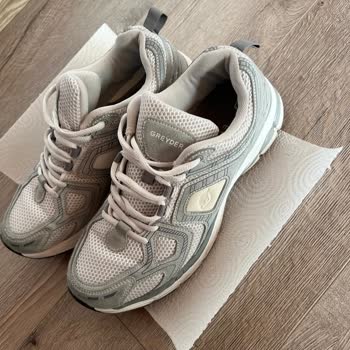 Ayakkabı Yıkandıktan Sonra Renk Değişimi Ve Yetersiz Mağaza Bilgilendirmesi