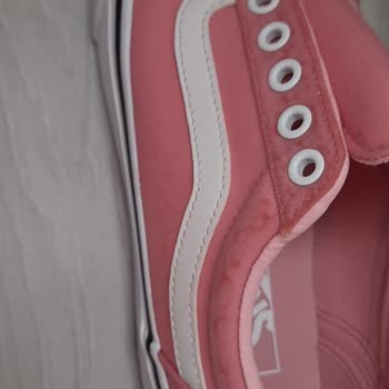 Yeni Alınan Vans Ayakkabının Rengi Paslandı İade Talebim Reddedildi