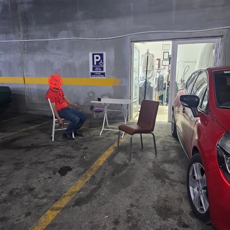 Kuru Temizleme Dükkanının Otopark İşgali Ve Kurallara Uymaması