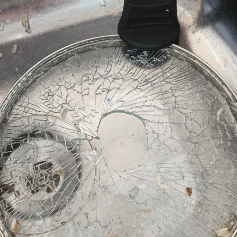 Mehtap Mutfak Eşyaları İlk Kullanımda Cam Kapak Parçalandı, Güvenlik Riski Oluştu