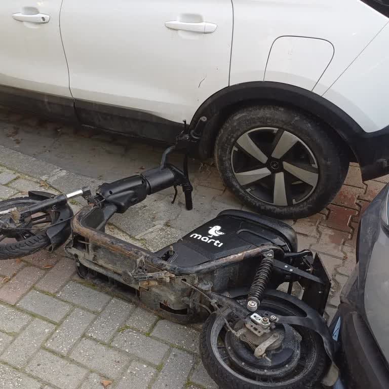 Martı Mobilet Nedeniyle Aracım Zarar Gördü, 5 Aydır Çözüm Yok!
