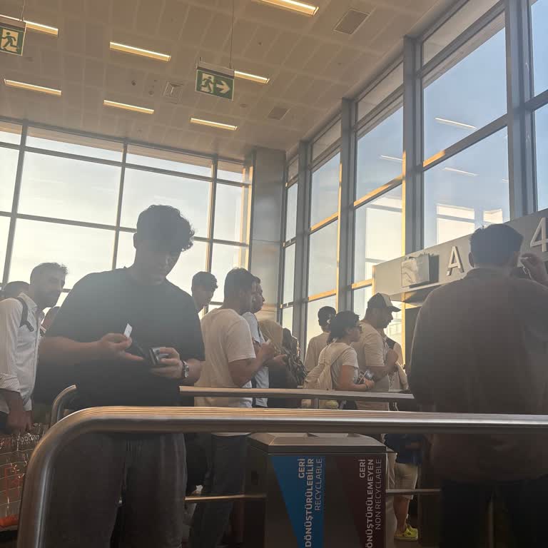 Yavaş Ve İlgisiz Hizmet Nedeniyle Ürünümü Alamadan Ayrıldım