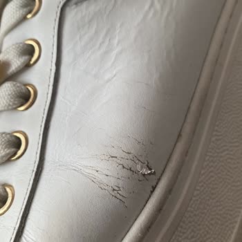 Greyder Ayakkabıda Çatlaklar Ve Garanti Mağduriyeti