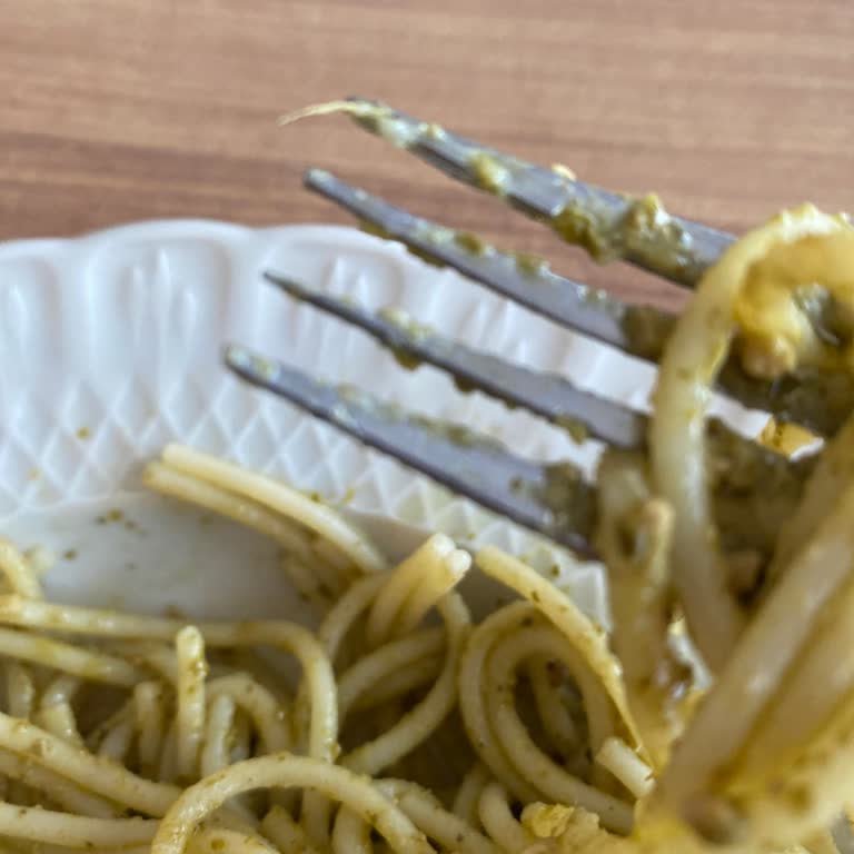 Satın Aldığım Pesto Sosun İçinden Kıl Çıkması Ve Hayal Kırıklığı