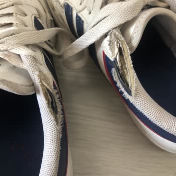 Adidas Sneaker Kısa Sürede Yırtıldı, Garanti Sorunu Yaşadım