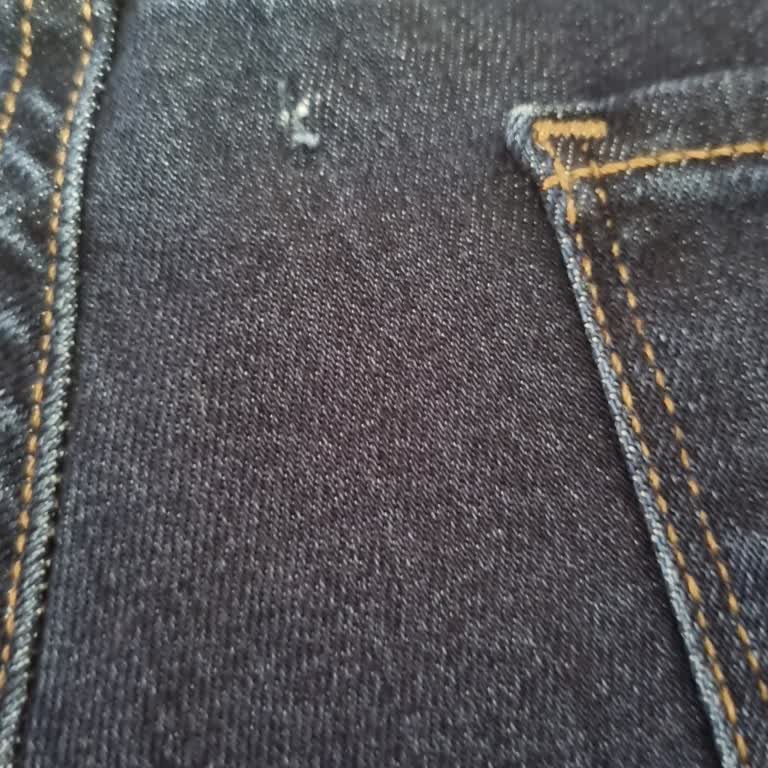 Defolu Gelen Jean Pantolonun İadesi Yapılmıyor, Çözüm Bekliyorum