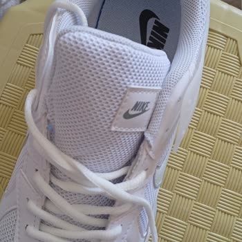 Spor Ayakkabı Dünyası Defolu Kusurlu Gönderi Yaptı