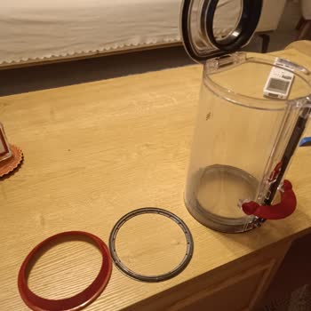 Dyson V15 Toz Haznesi Parçası Sürekli Çıkıyor, Destek Bulamıyorum