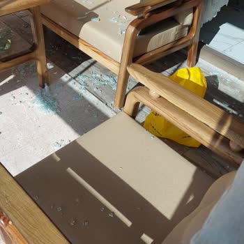 Balkon Masasının Camı Kendiliğinden Patladı, Firma Sorumluluk Almadı