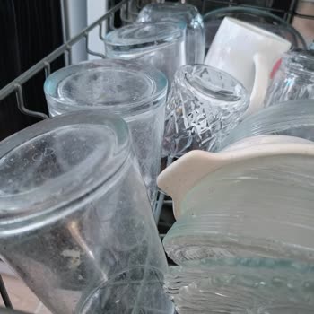 Yeni Bulaşık Makinesinde Sürekli Kirli Çıkan Bardak Sorunu Çözülmüyor