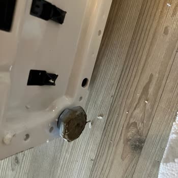 Ezilmiş Çamaşır Makinesi, Çelişkili Yönlendirmeler Ve Mağduriyet