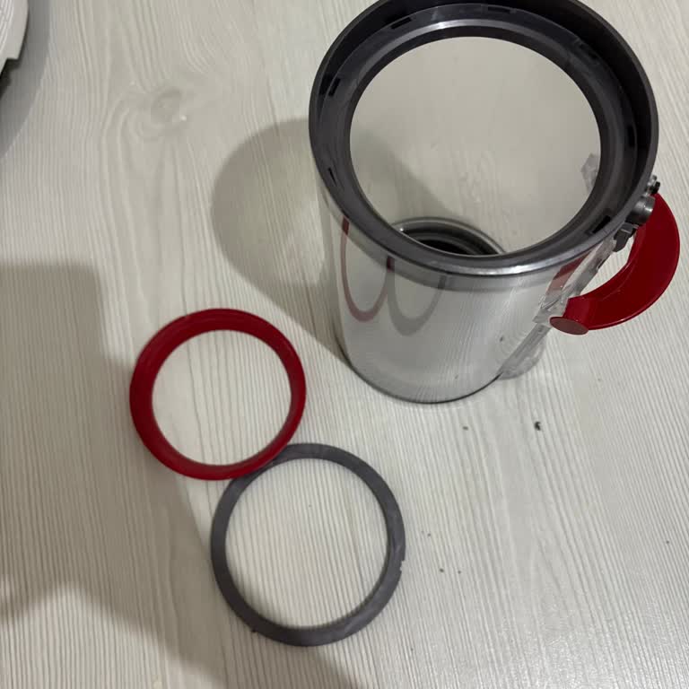 Dyson Hazne Parçası Sürekli Sorun Çıkarıyor, Değişim Talebim Var