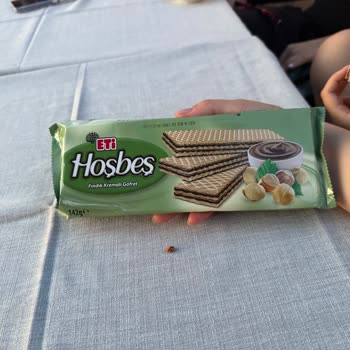 Hoşbeş Gofretin İçinden Taş Çıktı, Dişim Ağrıdı
