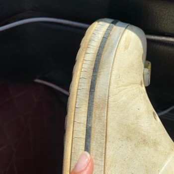 Yeni Alınan Terlik Kısa Sürede Yıprandı