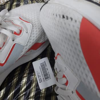 Reebok Ayakkabıda Tek Taraflı Deformasyon Ve Yetersiz İnceleme