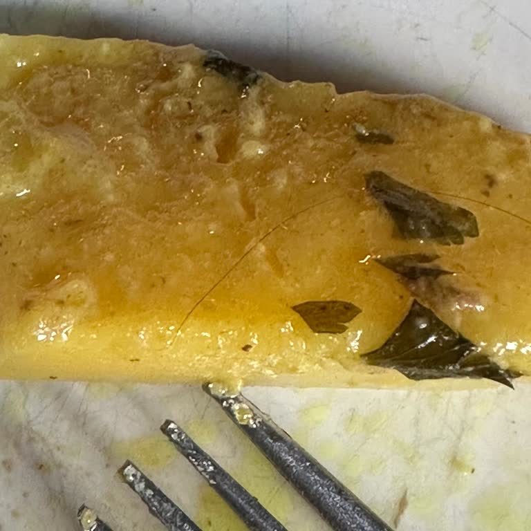 Yemekten Saç Kılı Çıkmasına Ve Yetersiz Çözüme Tepki