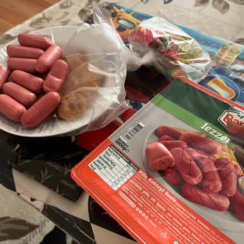 Kapalı Paketten Isırılmış Sosis Çıkması Büyük Hayal Kırıklığı