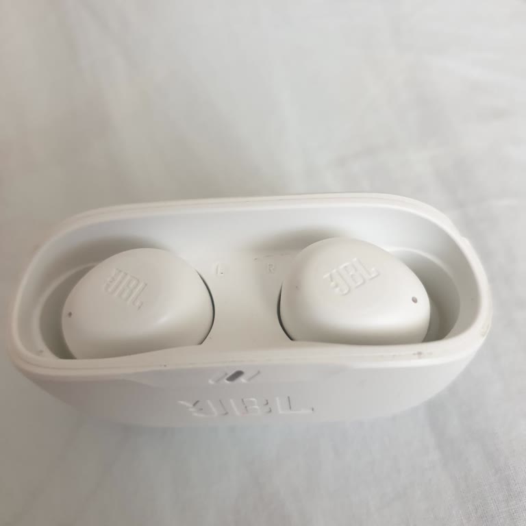 JBL Wave Buds Kulaklığım Şarj Olmuyor, Garanti Desteği Talep Ediyorum