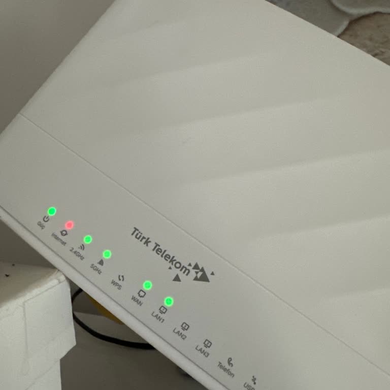 Evde Sürekli Kesilen İnternet Ve Yetersiz Bilgilendirme