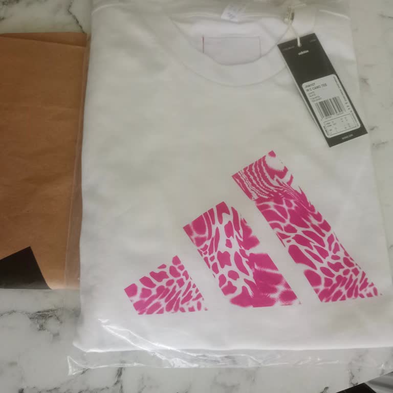 Adidas'tan Aldığım Tişört Görselden Farklı Geldi