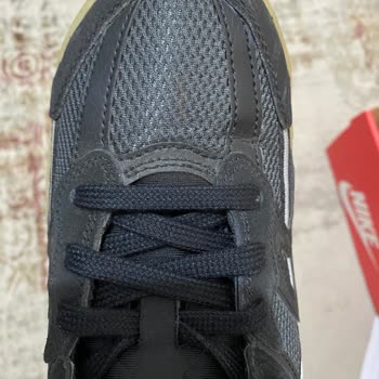 Ayakkabıda Çatlama Ve Üretim Hatası İddiası Cevapsız Kaldı