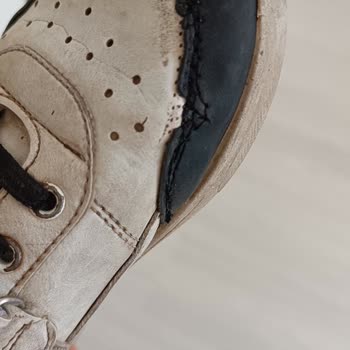 Deichmann Tamir Sonrası Ürünün Kötü Dikilmesi Nedeniyle Mağduriyet Yaşıyorum