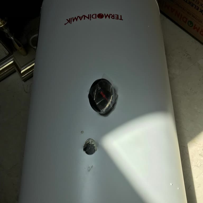 Kırık Termosifon Teslimatı Sonrası 18 Gündür Çözülmeyen Mağduriyet