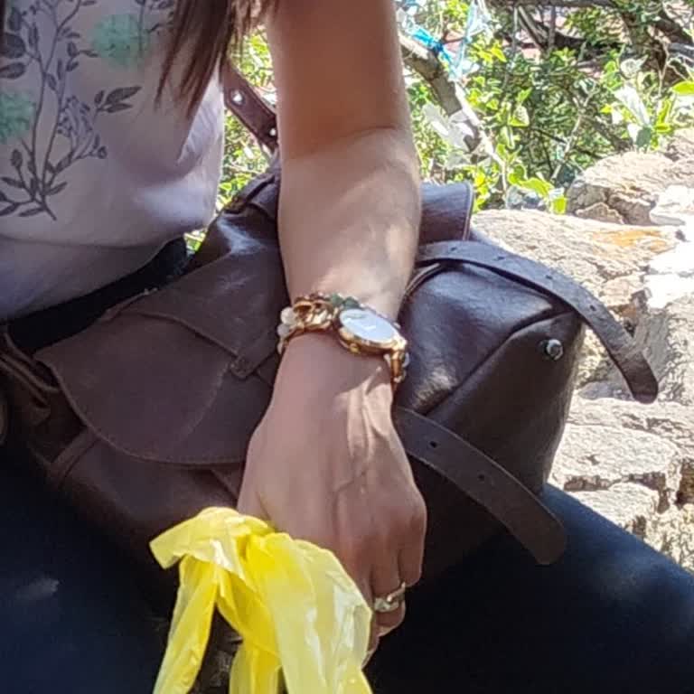 Emanet Edilen Saatimiz Kayboldu, Kimse İlgilenmiyor