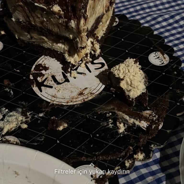 Satın Aldığım Pastada Kıl Çıkması Nedeniyle Hijyen Ve Sağlık Endişesi