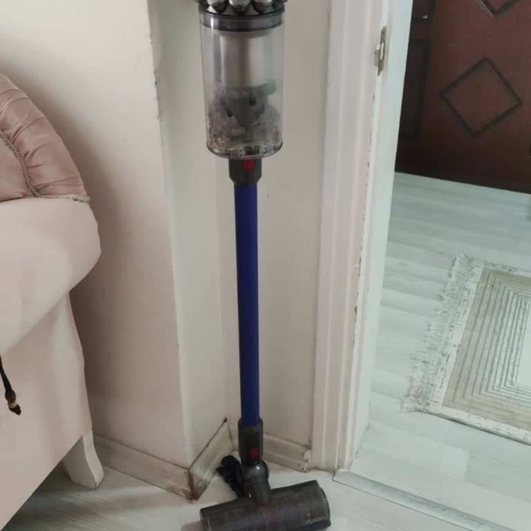 Dyson V11 Süpürgede İlk Günden Beri Yetersiz Çekiş Gücü Ve Değişim Talebi