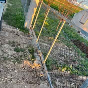 Elektrik Direği Montajı Sonrası Bahçe Kapıma Verilen Zarar Giderilmiyor