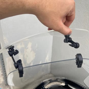 Dayanıksız Deflektör Cam Ve İlgisiz Satıcı Deneyimi