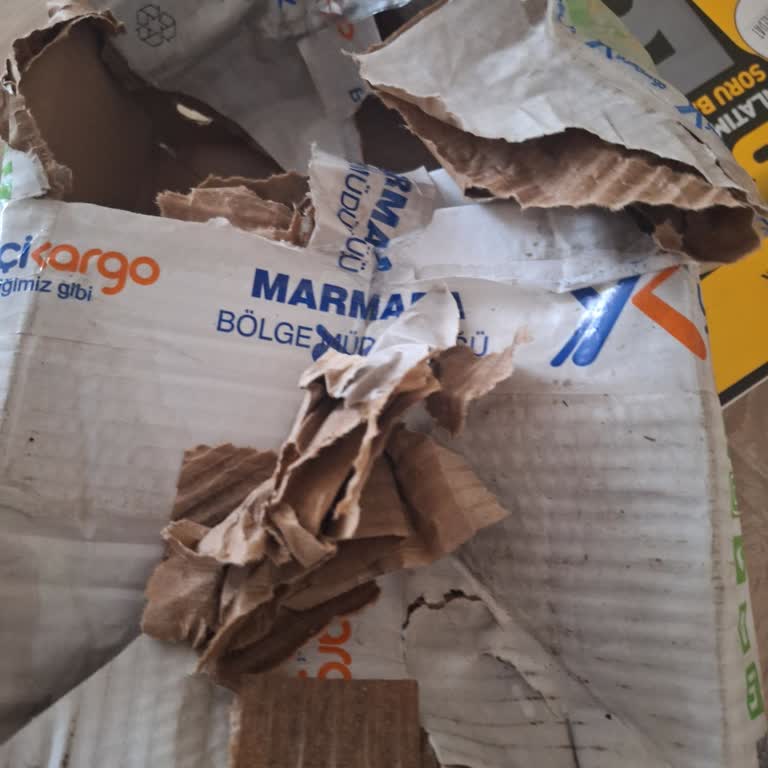 Yurtiçi Kargom Islak Ve Hasarlı Kutuda Teslim Edildi Şaşkınım
