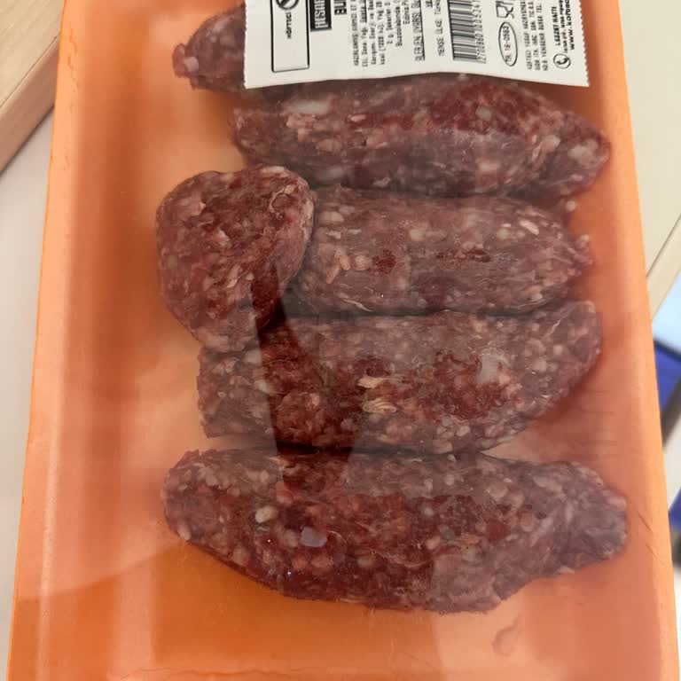 Sipariş Edilen Burger Köftesi Görselden Tamamen Farklı Ve Özensiz Gönderildi