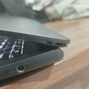 VivoBook Menteşe Sorunu Ve Servis Endişesi