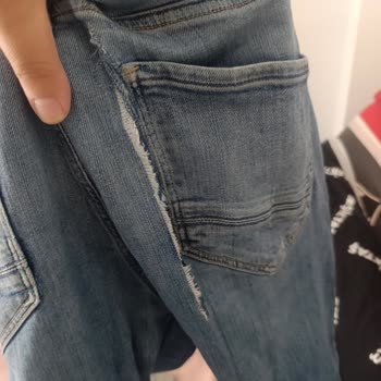 Mavi Jean Pantolonlarda Aynı Noktada Yırtılma Ve Çözüm Eksikliği