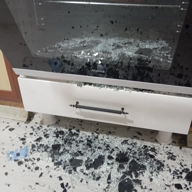 Yeni Alınan Ankastre Fırının Camı İlk Kullanımda Patladı Mağduriyetim Giderilmiyor