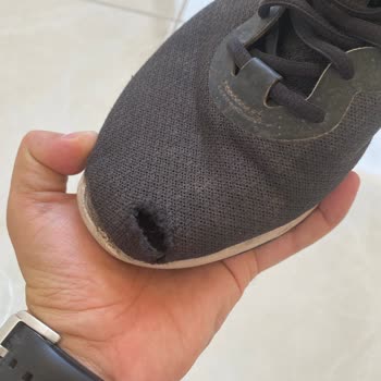 Dört Ayda Yırtılan Ayakkabıya Ret Cevabı Hayal Kırıklığı