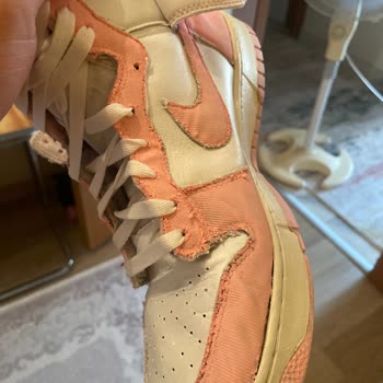 Ayakkabılarım Onarımdan Kötü Boyanmış Ve Yapıştırılmış Geri Geldi