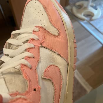 Ayakkabılarım Onarımdan Kötü Boyanmış Ve Yapıştırılmış Geri Geldi