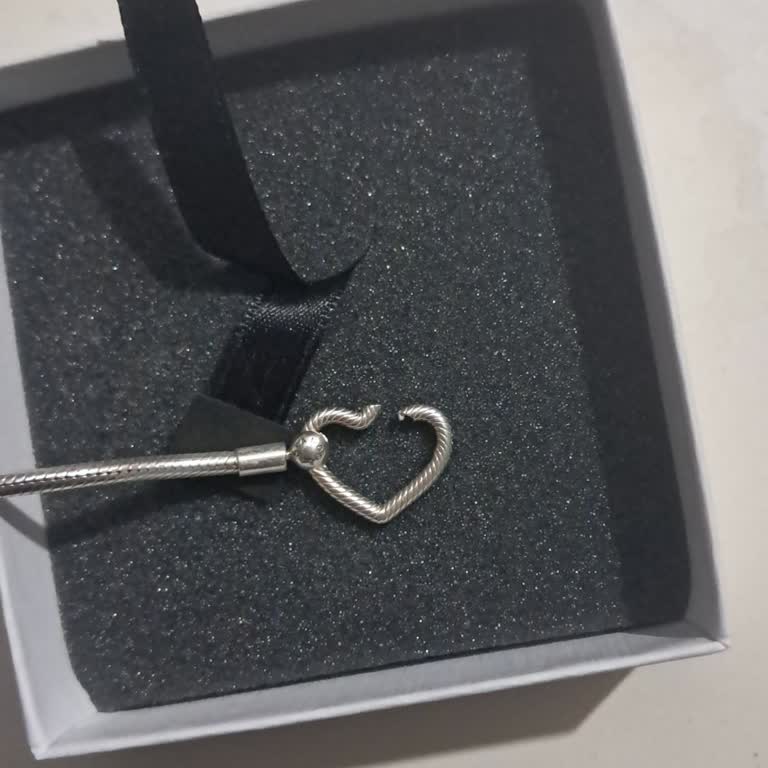 Pandora Bileklik Klipsi Kırıldı, Şubede İlgisizlik Ve Mağduriyet Yaşadım