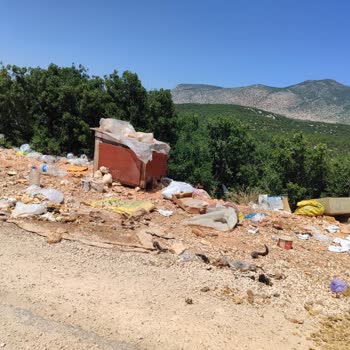 Korkuteli Belediyesi Kemerağzı Köyü Yakınında Çöp Sorunu Ciddiyetini Koruyor