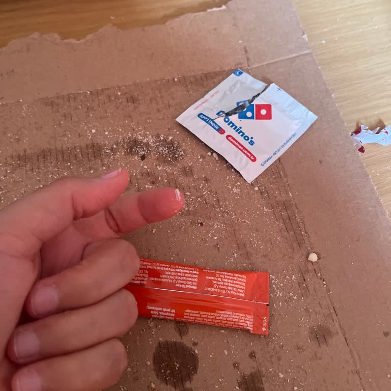 Domino's Pizzamdan Plastik Parçası Çıktı, Hijyen Konusunda Endişeliyim