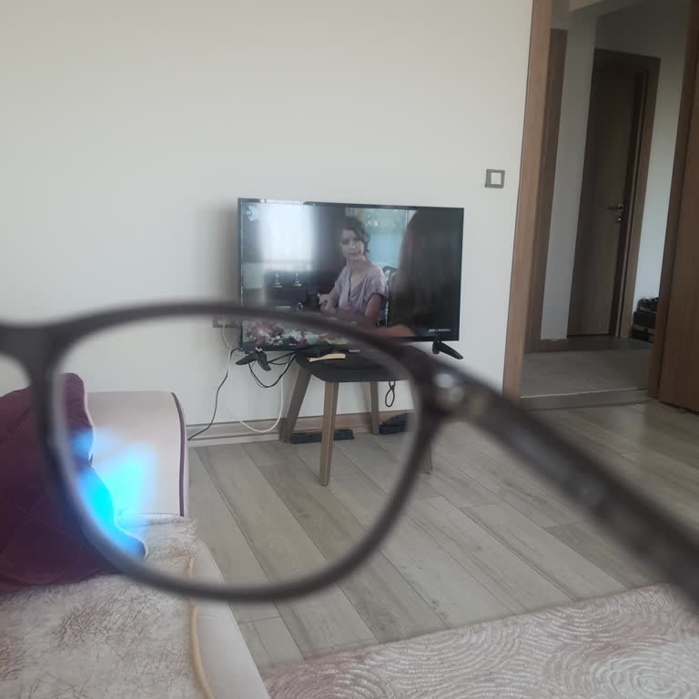 Kusurlu Gözlük Ve İlgisiz Mağaza Çalışanları Mağduriyetimi Artırdı