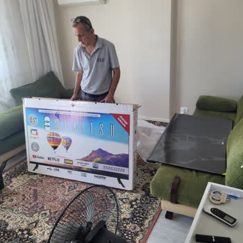 Kırık Televizyon İçin Haftalardır Çözüm Bekliyorum, Param Hala Ortada