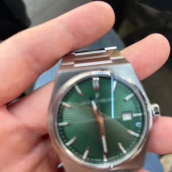 Satın Alınan Saatte Çizik Ve Mağazada Değişim Sorunu