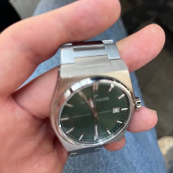 Satın Alınan Saatte Çizik Ve Mağazada Değişim Sorunu