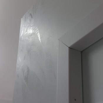 Kapı Üzerindeki Yapışkan Kalıntıları Çıkmıyor, Acil Çözüm İstiyorum