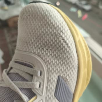 Adidas Galaxy 7 Ayakkabım 1 Ayda Yırtıldı, Hayal Kırıklığı Yaşadım